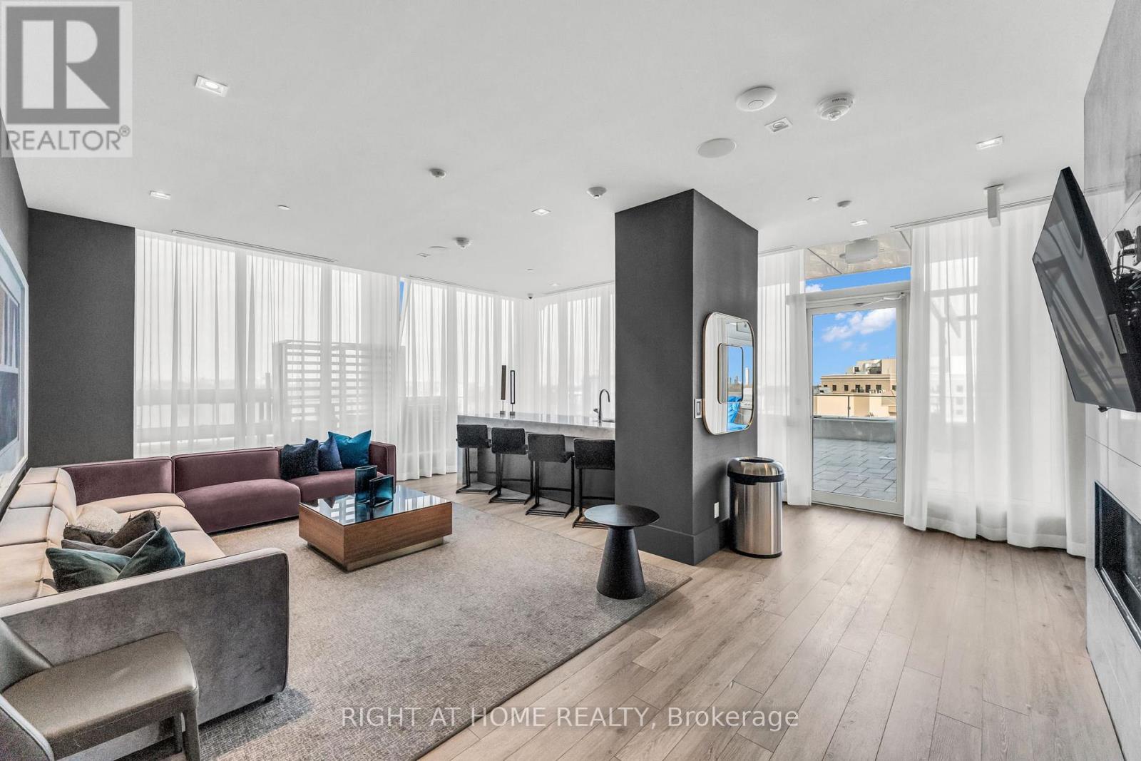 308 - 20 Brin Drive, Toronto (edenbridge-humber Valley), Ontario