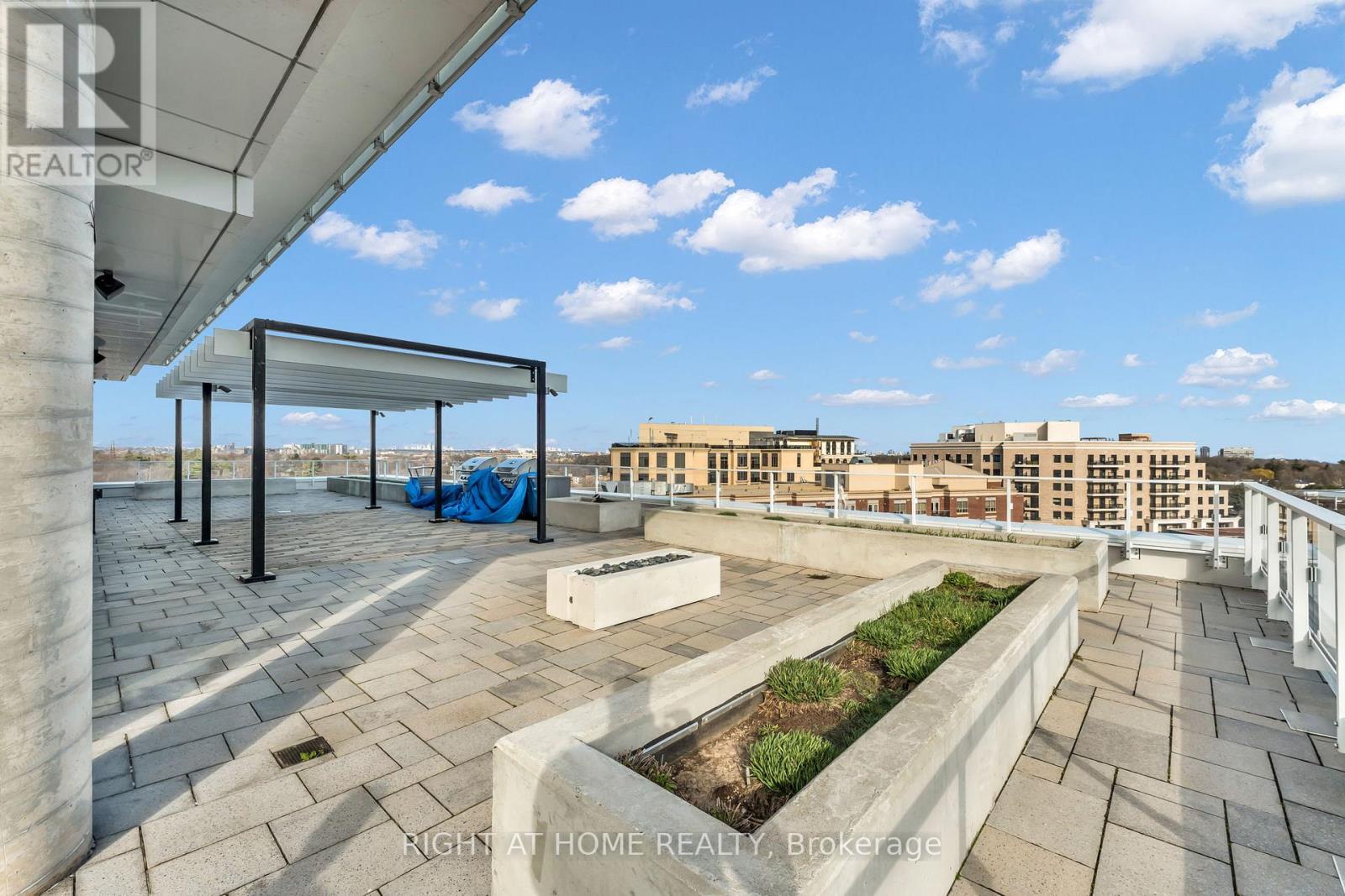 308 - 20 Brin Drive, Toronto (edenbridge-humber Valley), Ontario