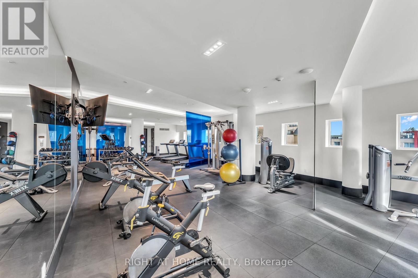 308 - 20 Brin Drive, Toronto (edenbridge-humber Valley), Ontario