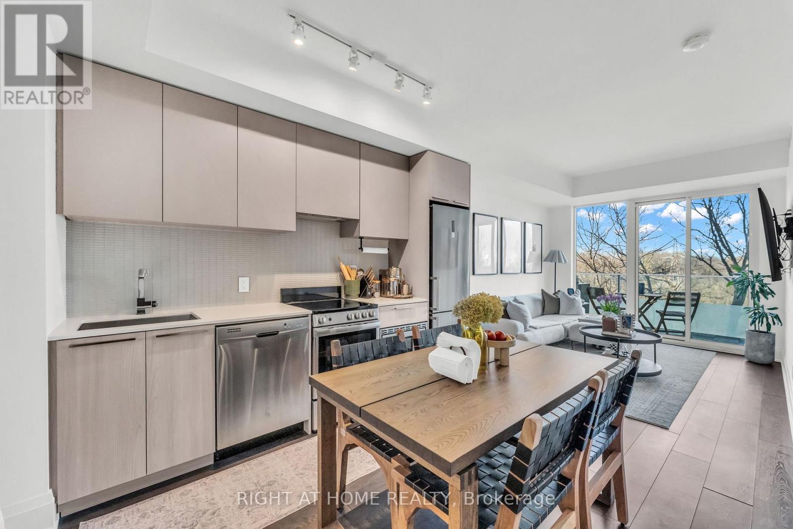 308 - 20 Brin Drive, Toronto (edenbridge-humber Valley), Ontario