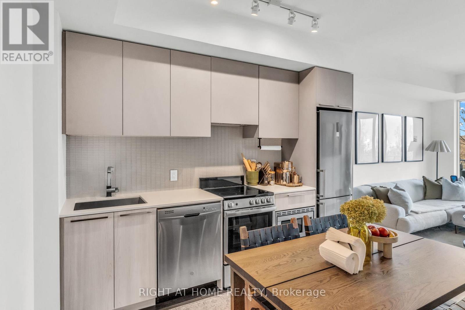 308 - 20 Brin Drive, Toronto (edenbridge-humber Valley), Ontario