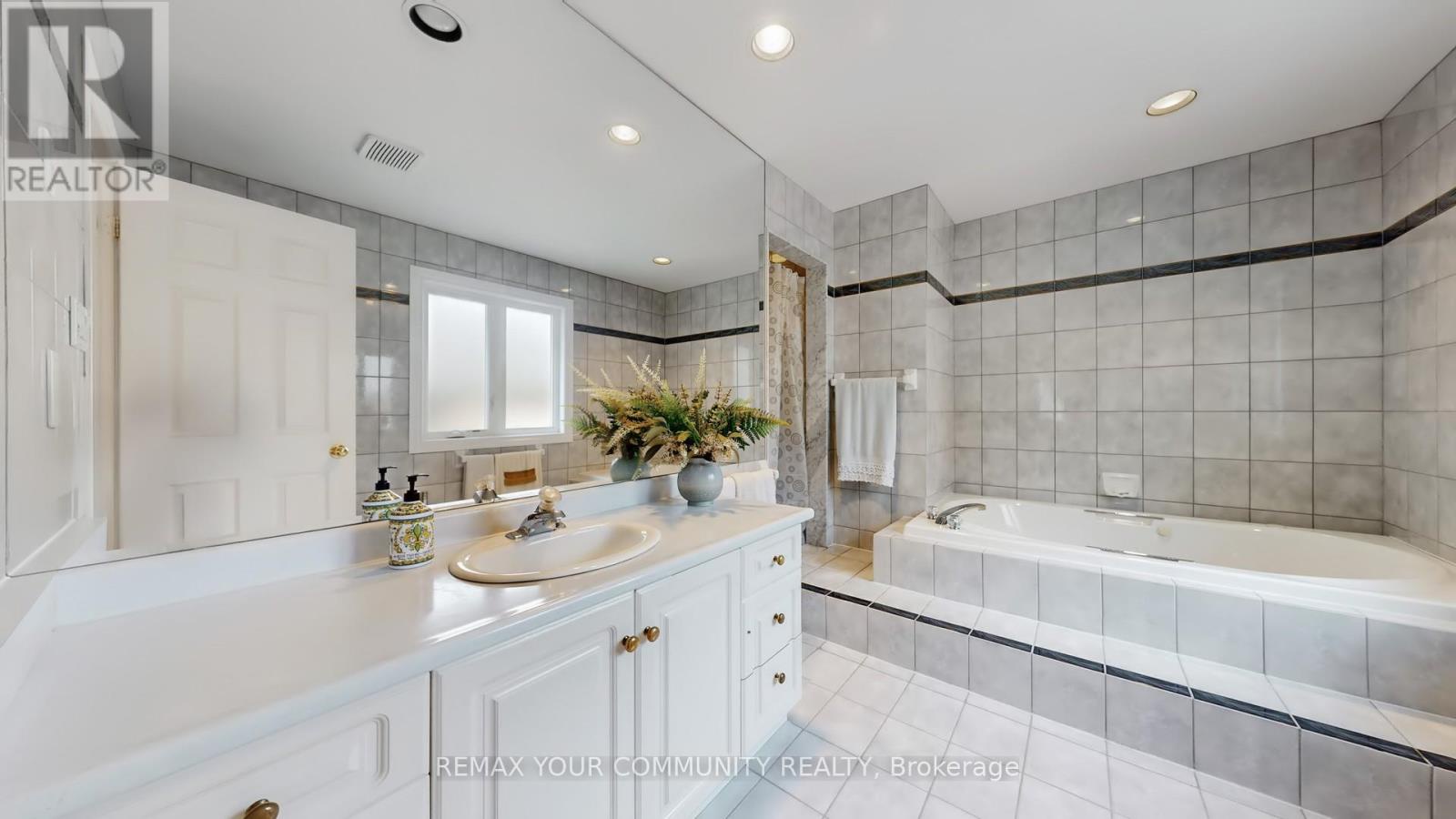 35 La Rush Drive, Toronto (humber Heights), Ontario