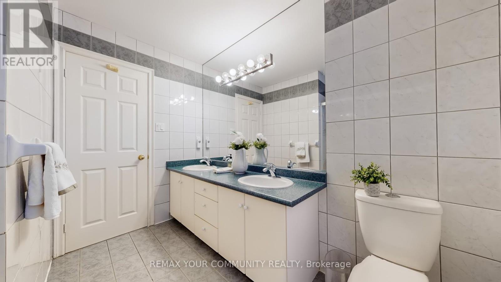 35 La Rush Drive, Toronto (humber Heights), Ontario