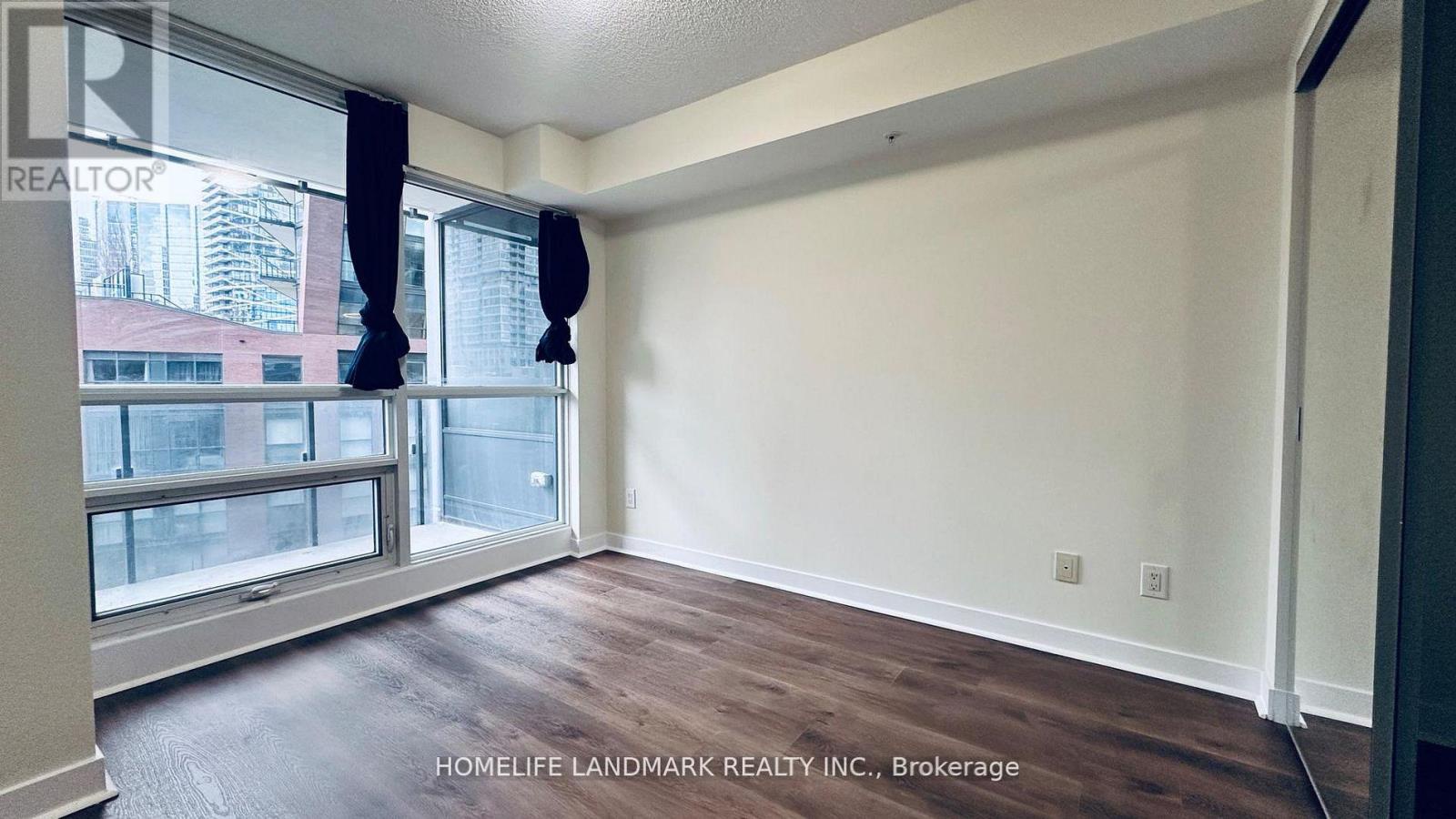 605 - 295 Adelaide Street W, Toronto (waterfront Communities), Ontario