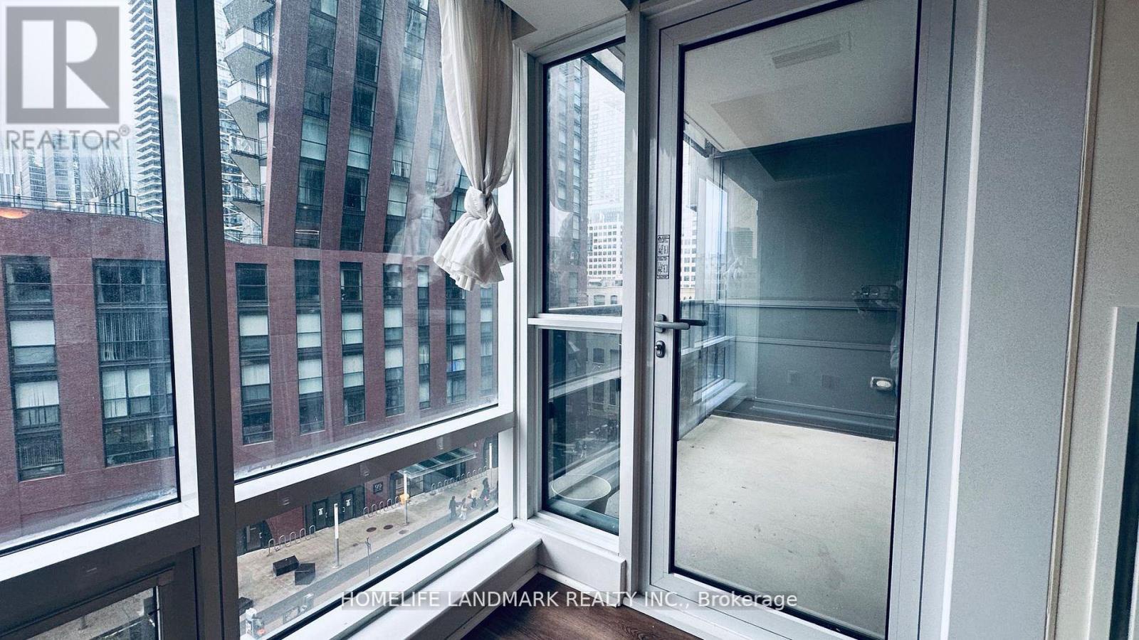 605 - 295 Adelaide Street W, Toronto (waterfront Communities), Ontario