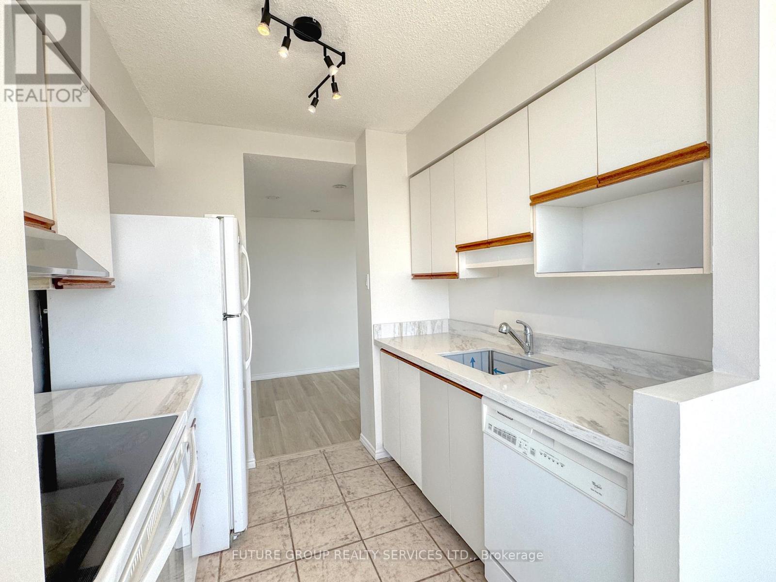 504 - 160 Alton Towers Circle, Toronto (milliken), Ontario