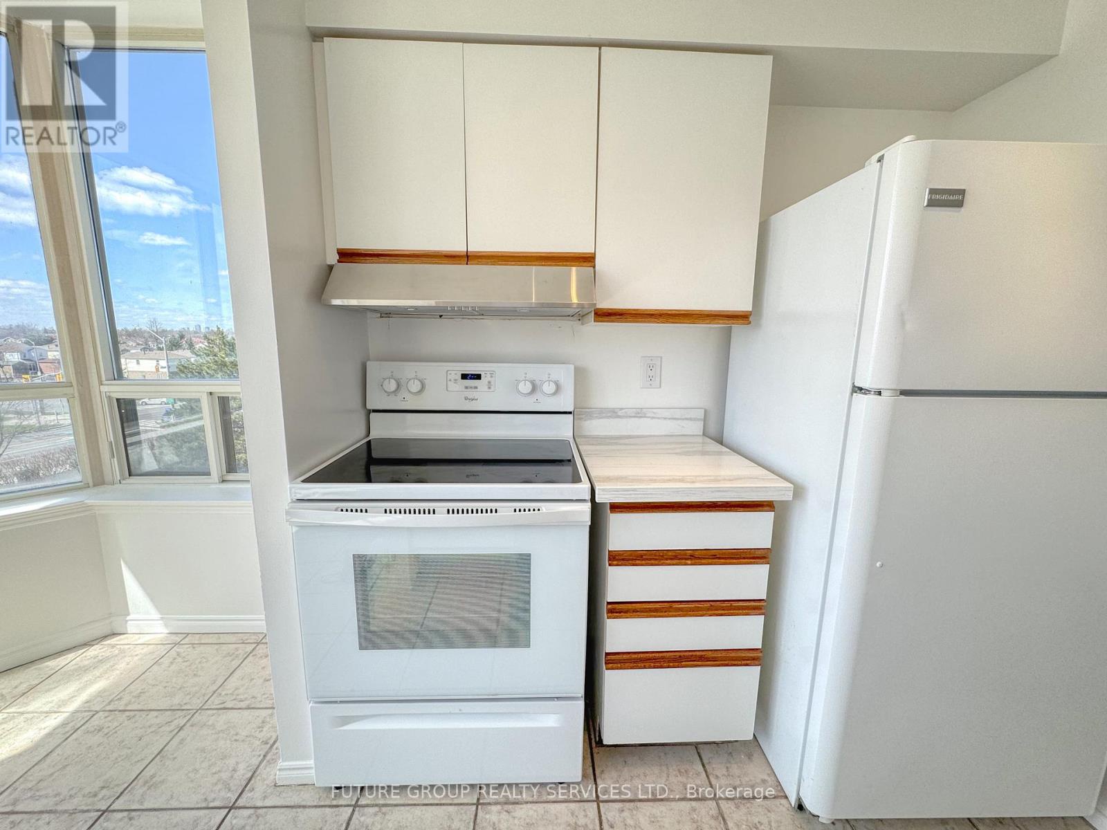 504 - 160 Alton Towers Circle, Toronto (milliken), Ontario