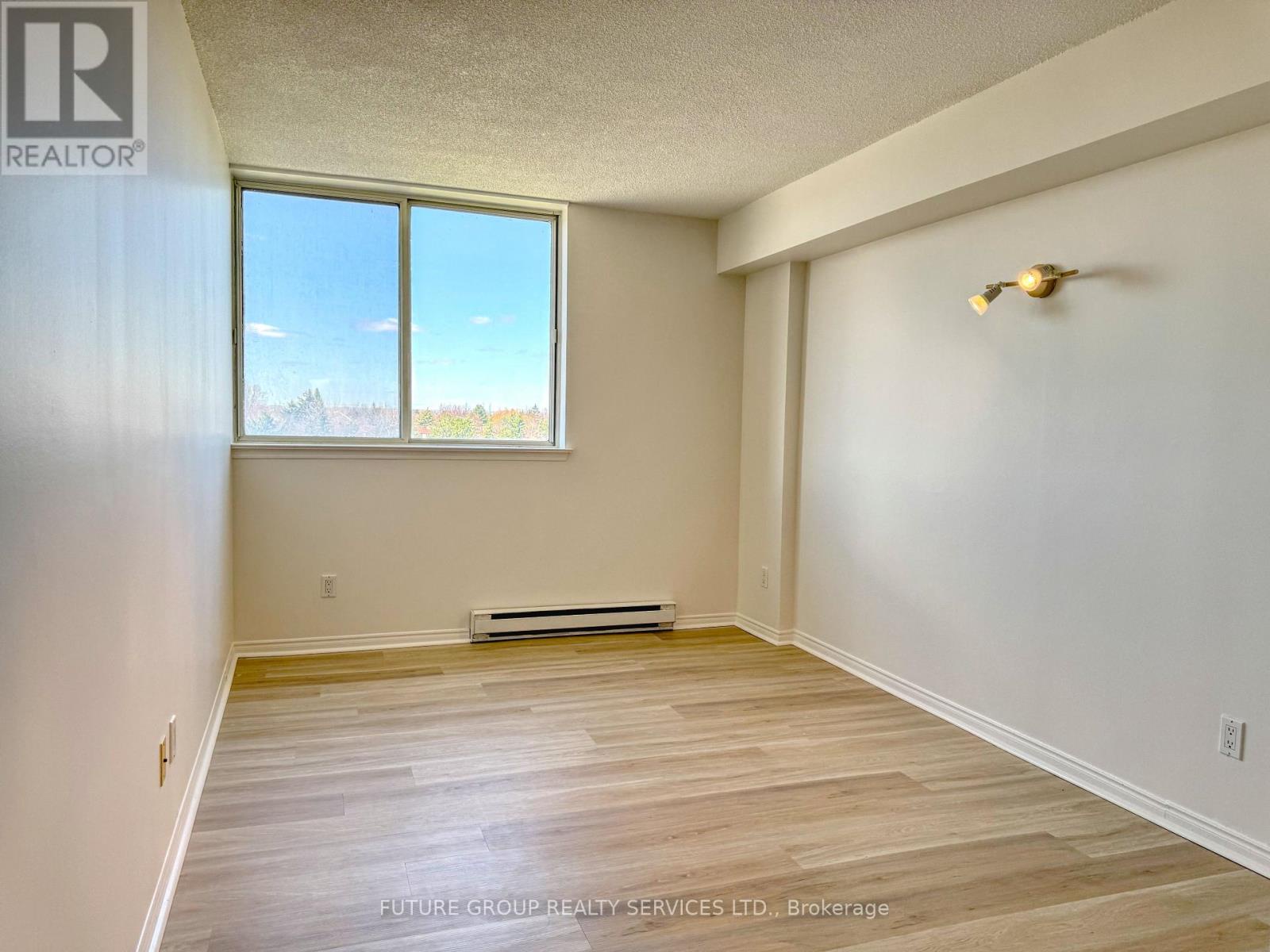 504 - 160 Alton Towers Circle, Toronto (milliken), Ontario