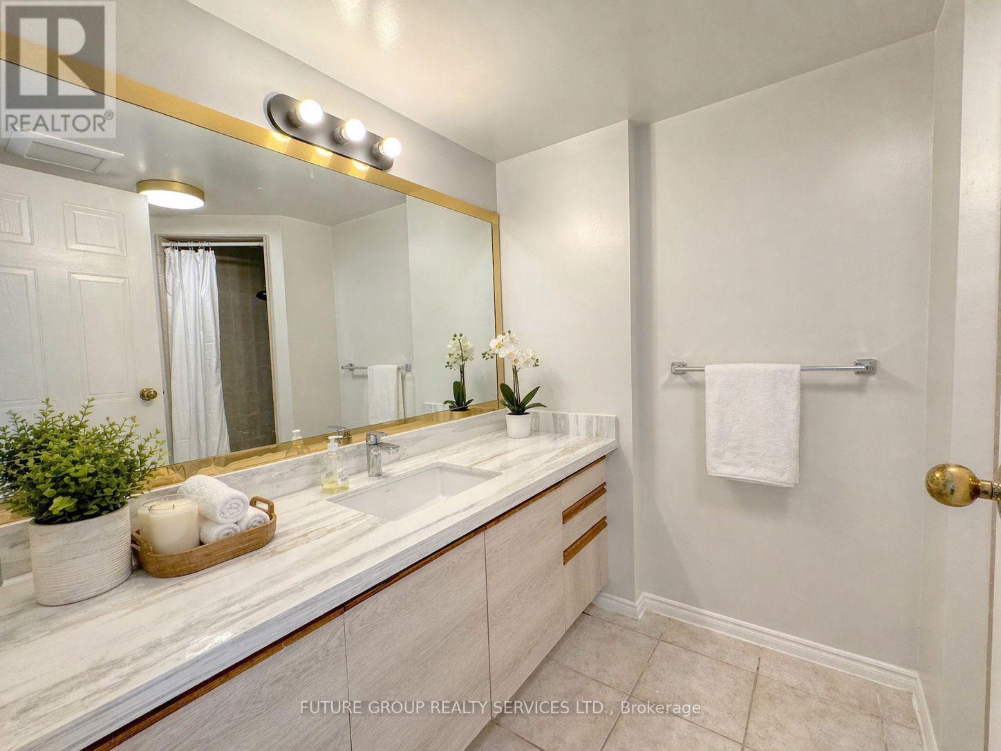 504 - 160 Alton Towers Circle, Toronto (milliken), Ontario