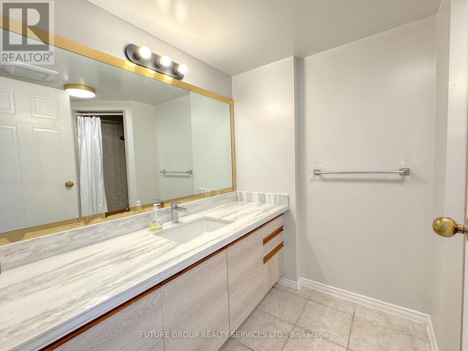 504 - 160 Alton Towers Circle, Toronto (milliken), Ontario