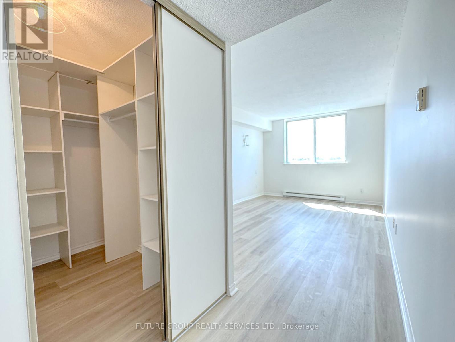 504 - 160 Alton Towers Circle, Toronto (milliken), Ontario