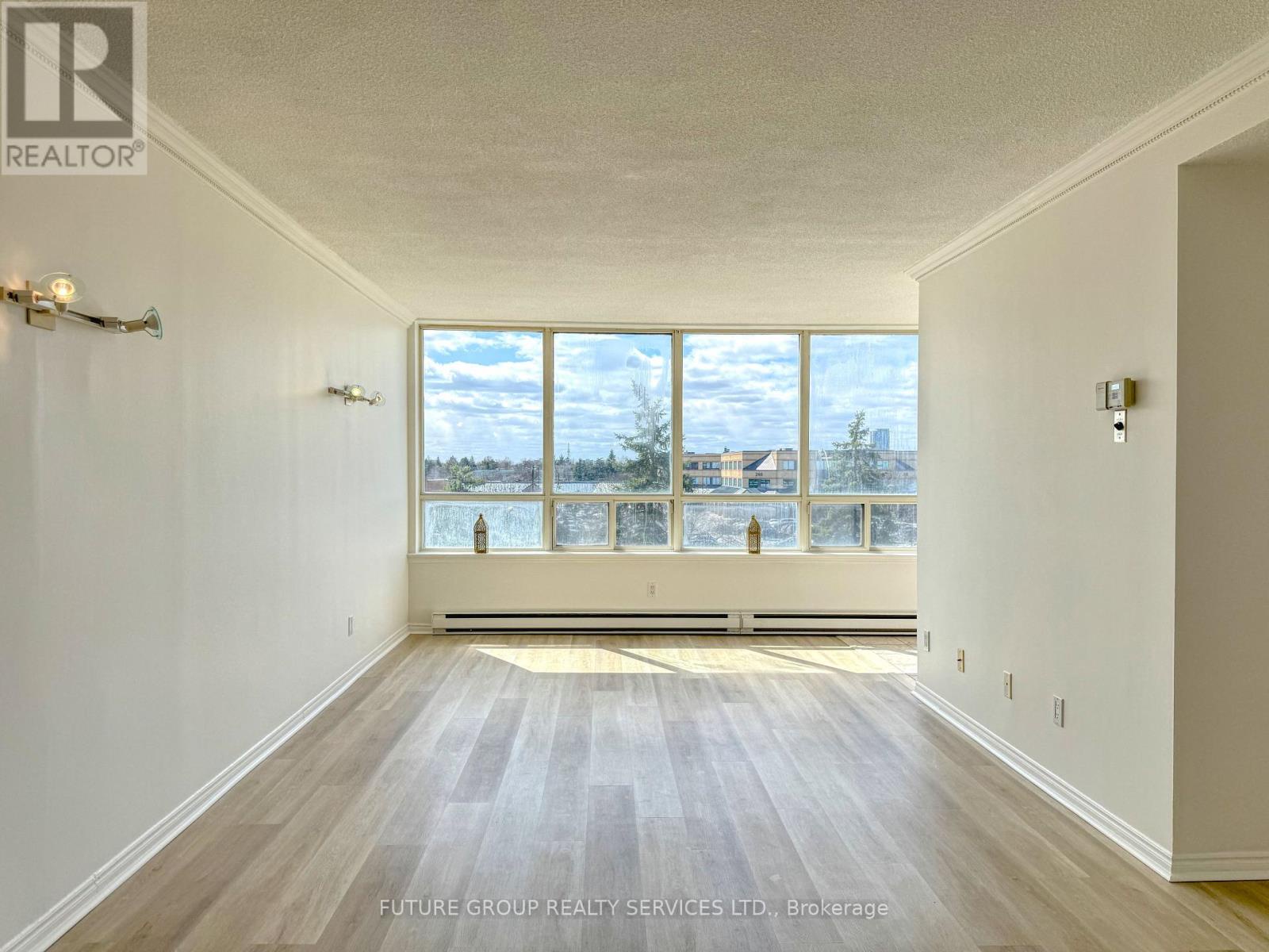 504 - 160 Alton Towers Circle, Toronto (milliken), Ontario