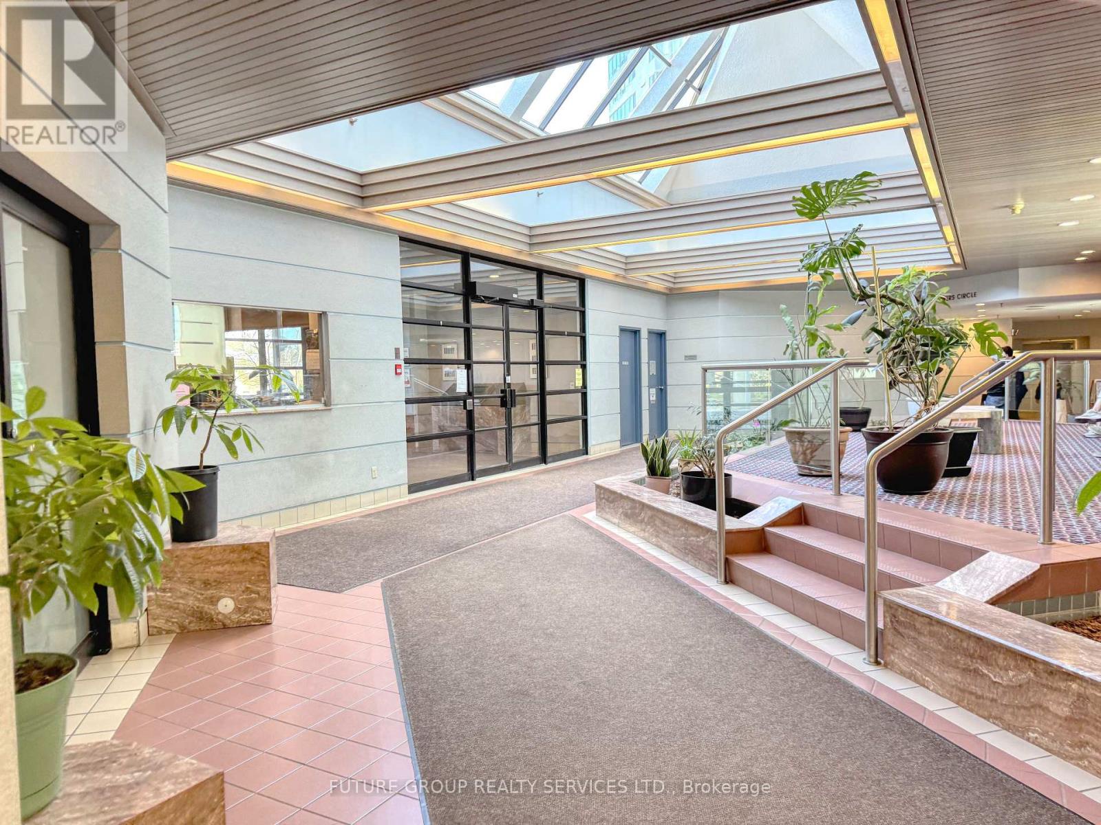 504 - 160 Alton Towers Circle, Toronto (milliken), Ontario