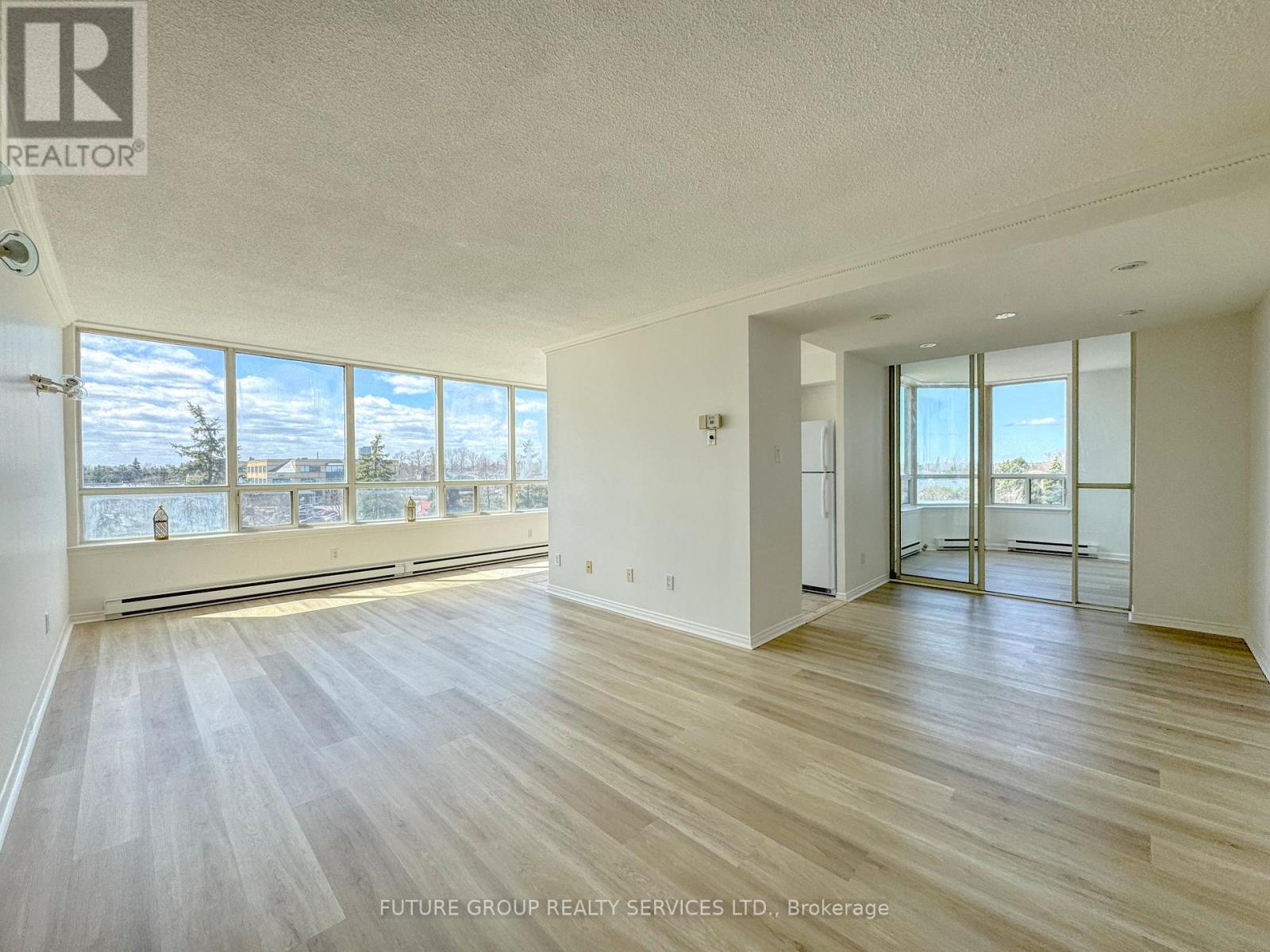 504 - 160 Alton Towers Circle, Toronto (milliken), Ontario