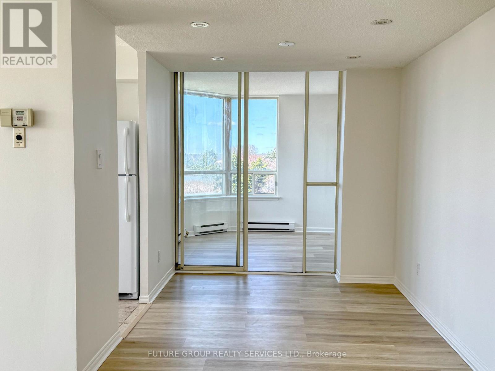 504 - 160 Alton Towers Circle, Toronto (milliken), Ontario