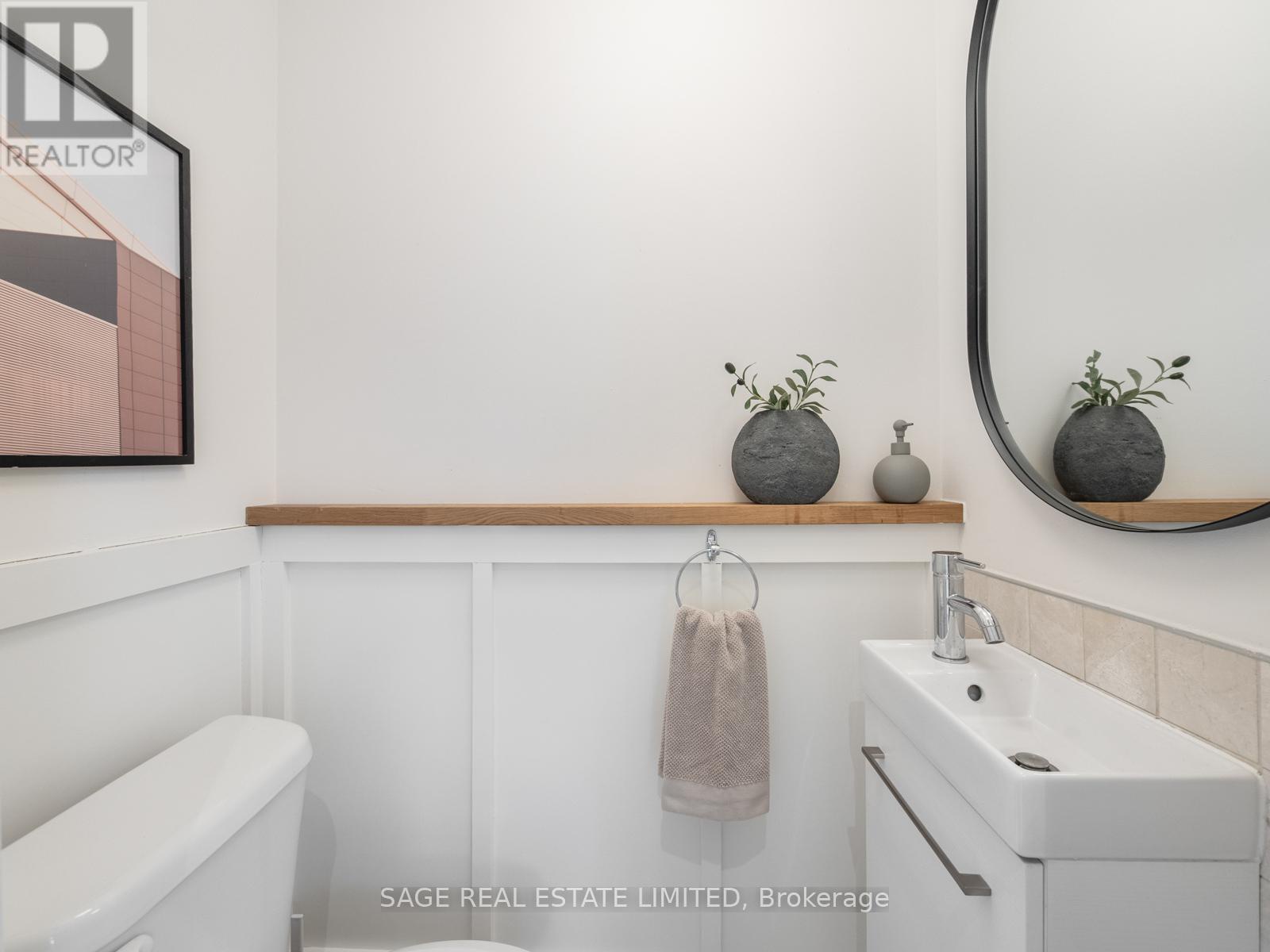 97 Bowmore Road E, Toronto (woodbine Corridor), Ontario