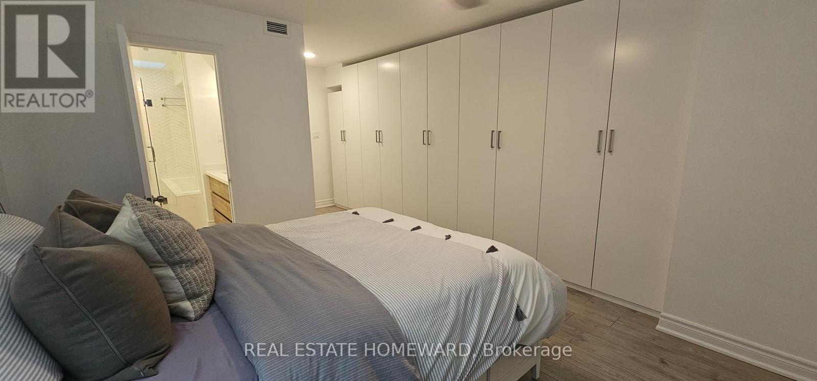 5 - 122 Glen Manor Drive, Toronto (the Beaches), Ontario