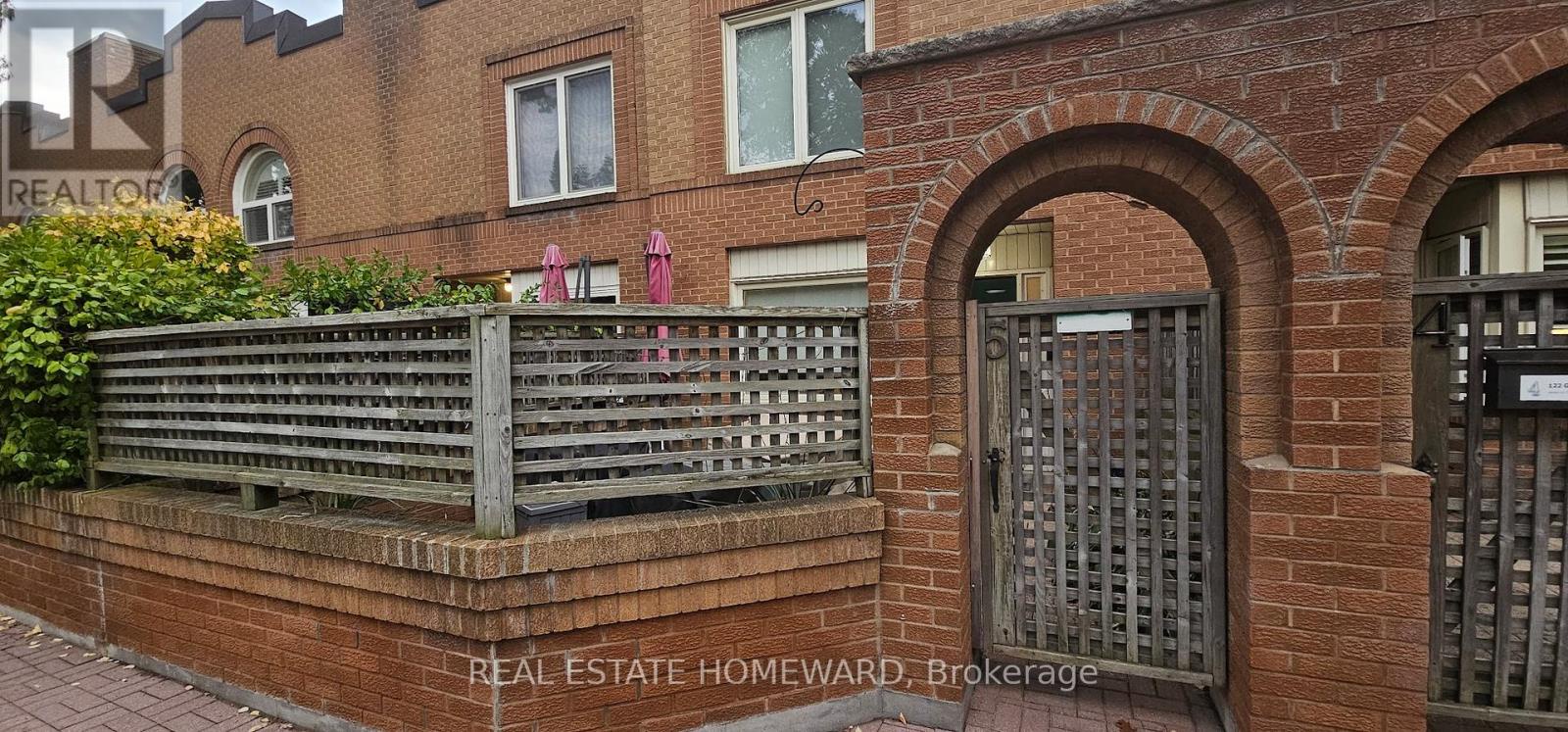 5 - 122 Glen Manor Drive, Toronto (the Beaches), Ontario