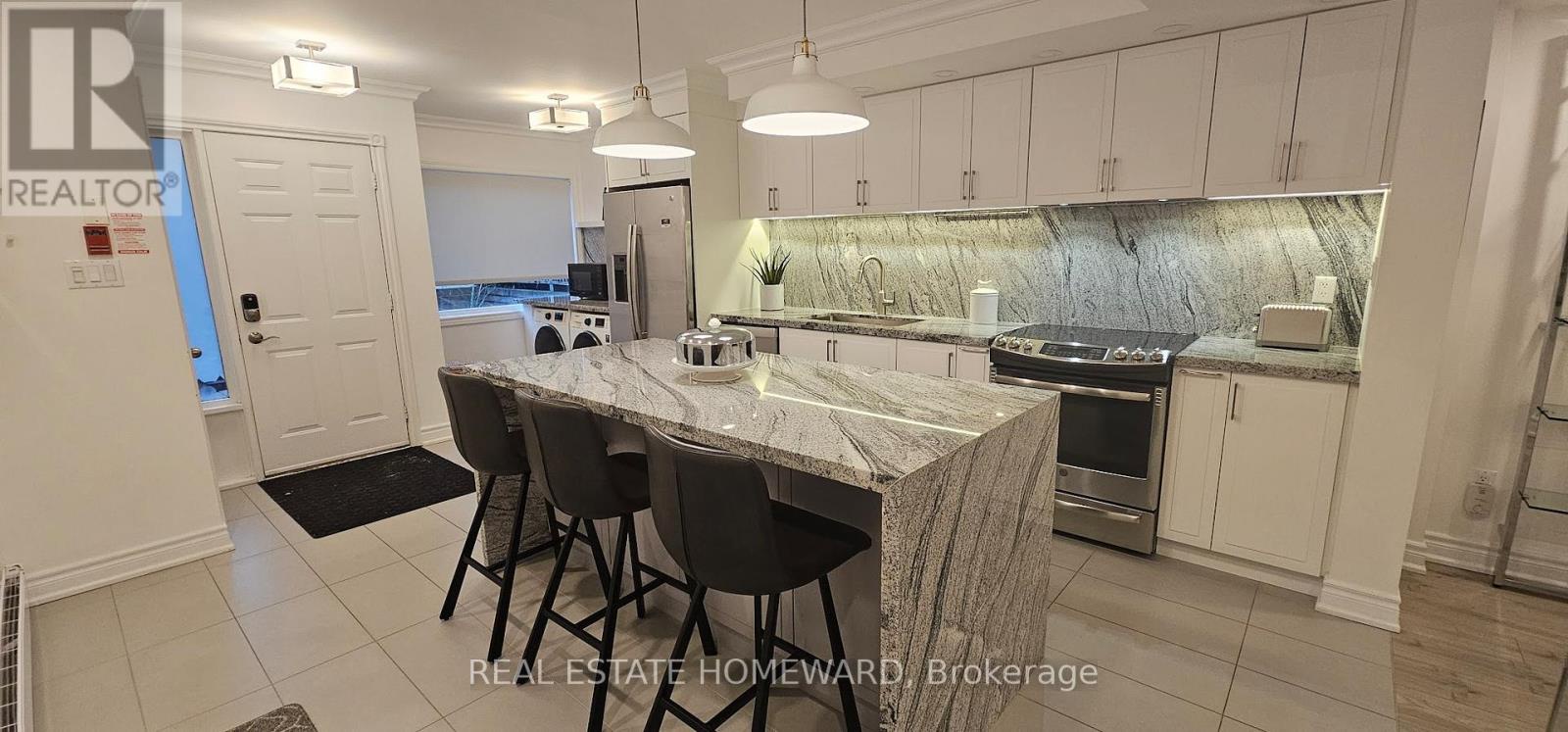 5 - 122 Glen Manor Drive, Toronto (the Beaches), Ontario