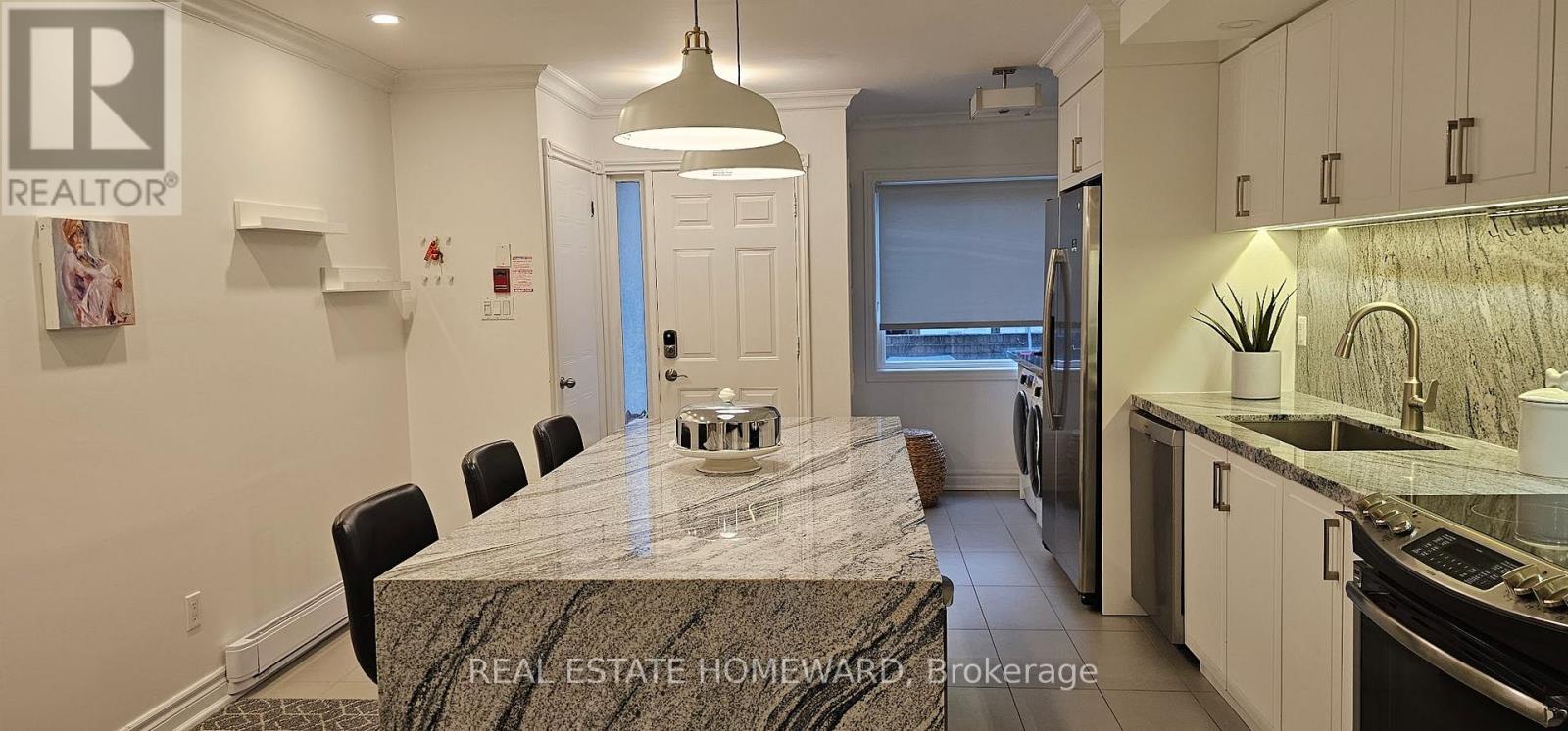 5 - 122 Glen Manor Drive, Toronto (the Beaches), Ontario