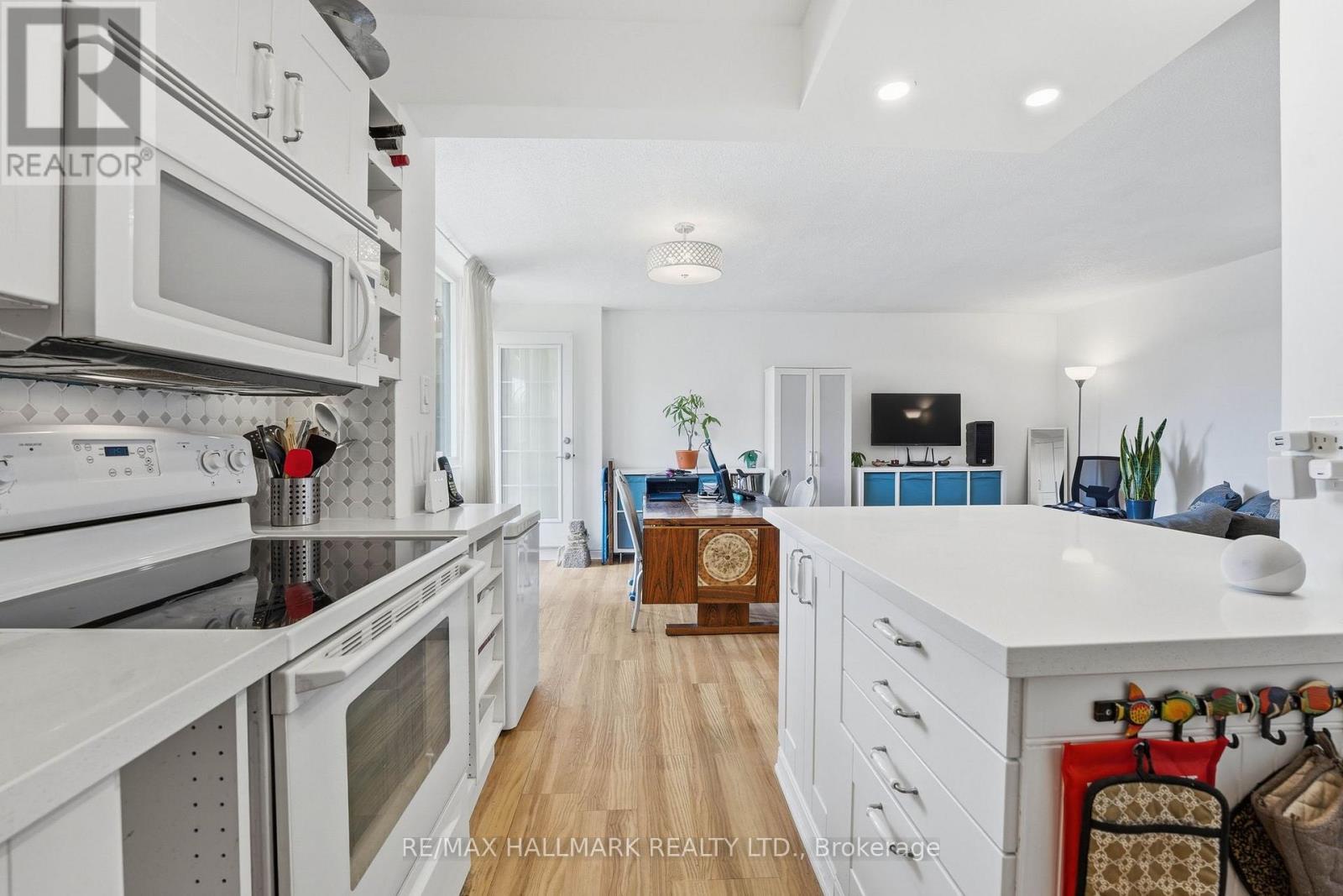 503 - 180 Markham Road, Toronto (scarborough Village), Ontario