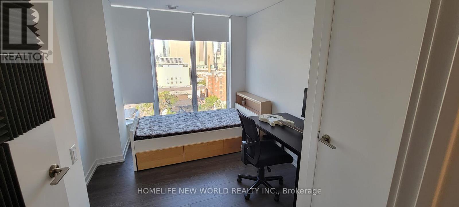 906 - 203 College Street, Toronto (kensington-chinatown), Ontario