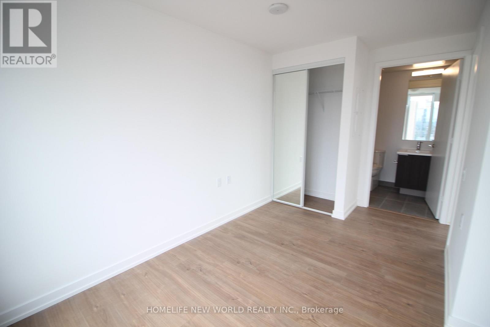 906 - 203 College Street, Toronto (kensington-chinatown), Ontario