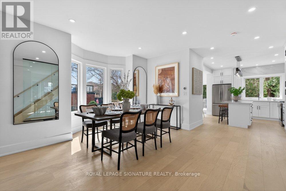 290 Chisholm Avenue, Toronto (woodbine-lumsden), Ontario