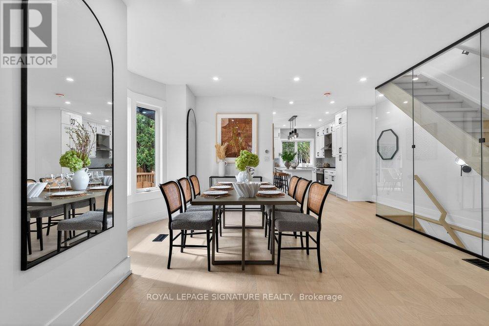 290 Chisholm Avenue, Toronto (woodbine-lumsden), Ontario