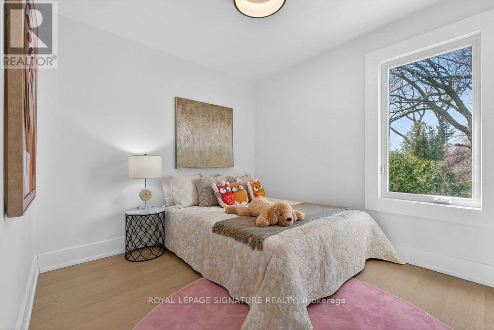 290 Chisholm Avenue, Toronto (woodbine-lumsden), Ontario