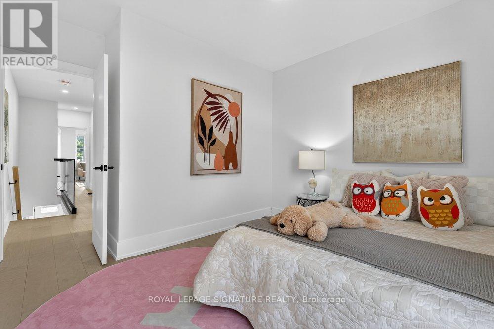 290 Chisholm Avenue, Toronto (woodbine-lumsden), Ontario