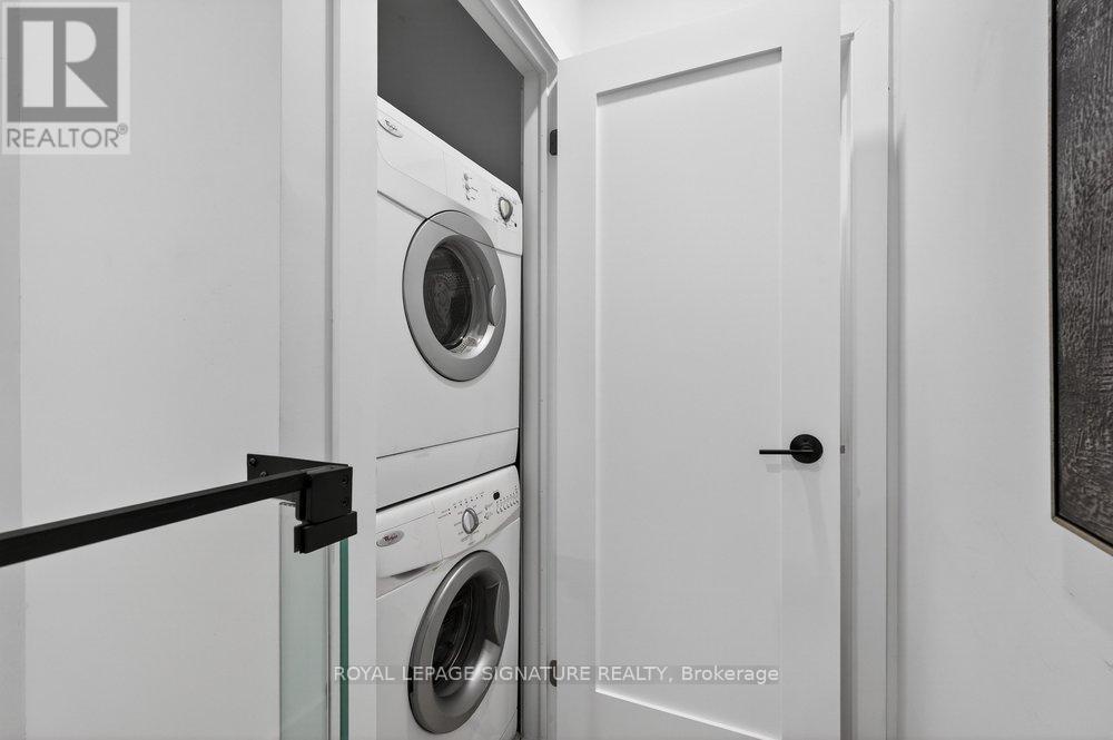 290 Chisholm Avenue, Toronto (woodbine-lumsden), Ontario