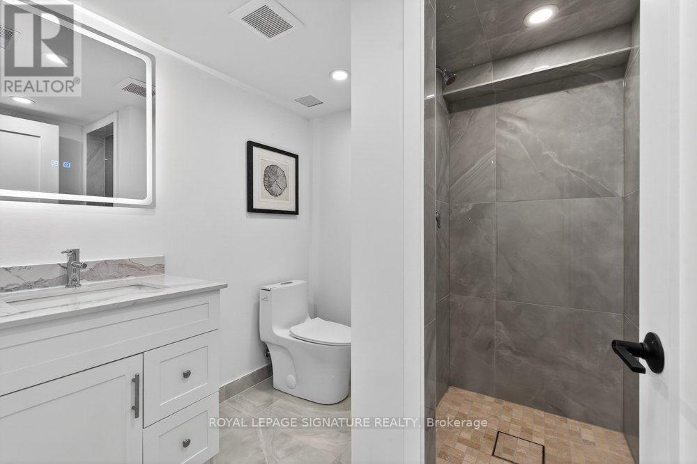 290 Chisholm Avenue, Toronto (woodbine-lumsden), Ontario