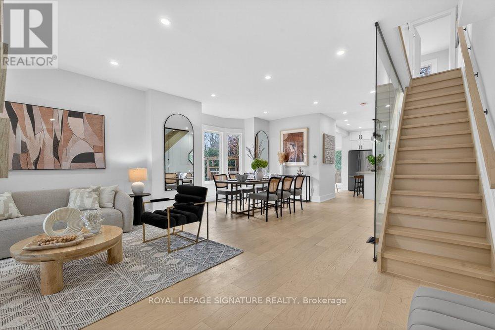 290 Chisholm Avenue, Toronto (woodbine-lumsden), Ontario