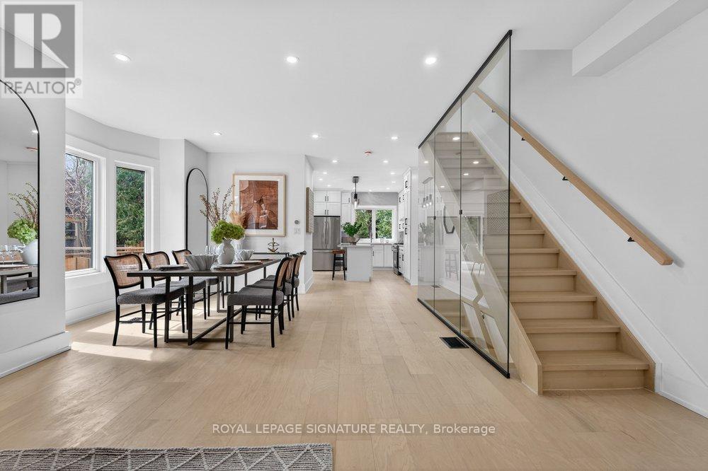 290 Chisholm Avenue, Toronto (woodbine-lumsden), Ontario