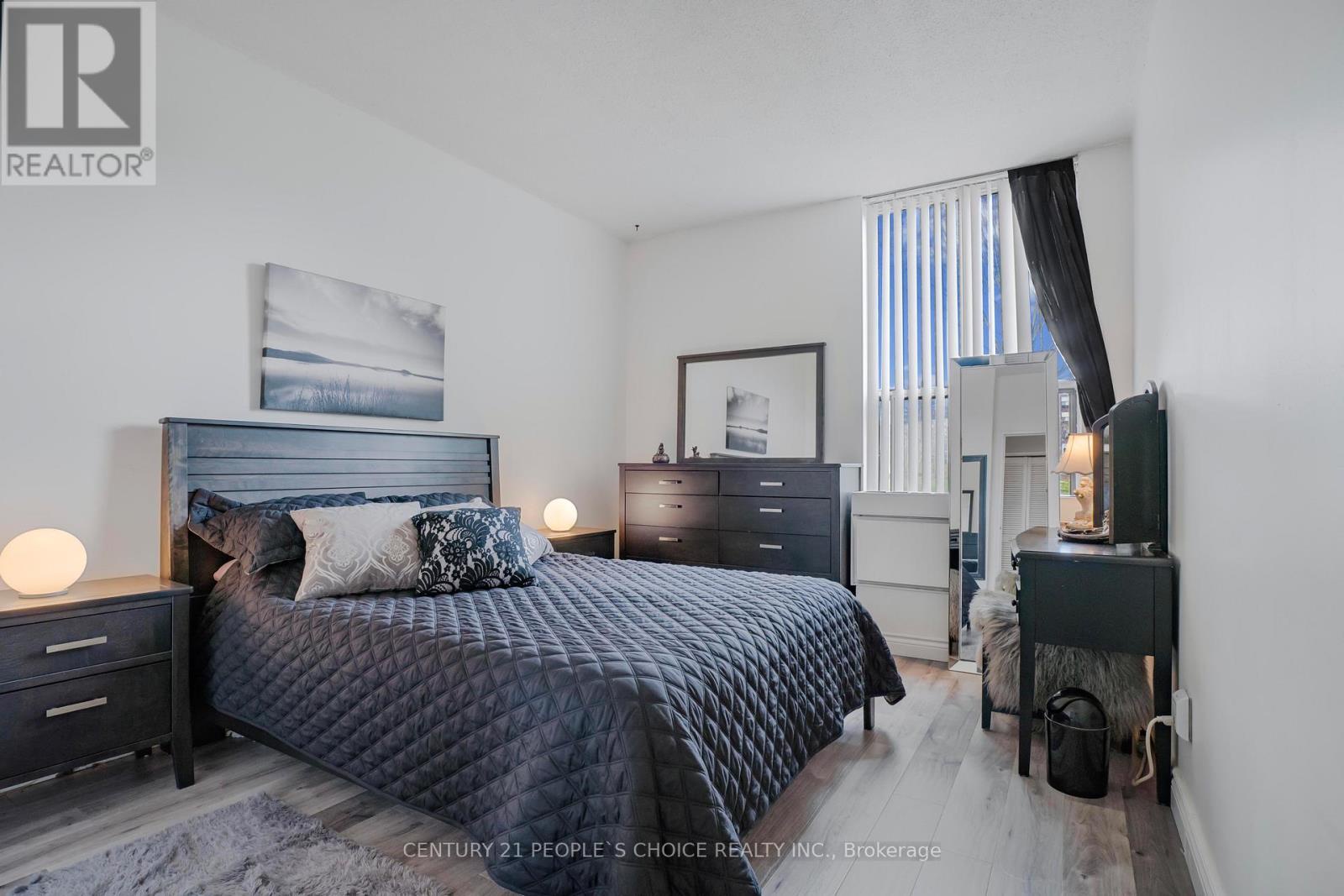 105 - 20 Fashion Roseway, Toronto (willowdale East), Ontario