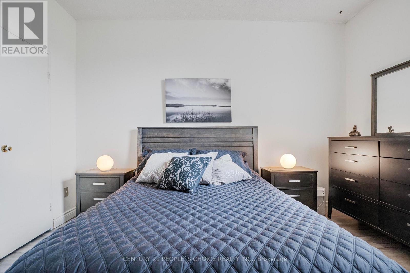 105 - 20 Fashion Roseway, Toronto (willowdale East), Ontario