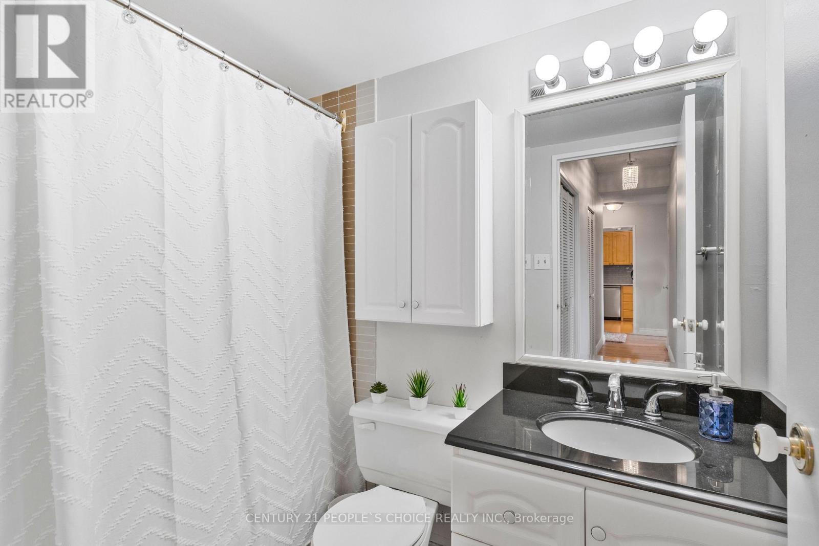 105 - 20 Fashion Roseway, Toronto (willowdale East), Ontario