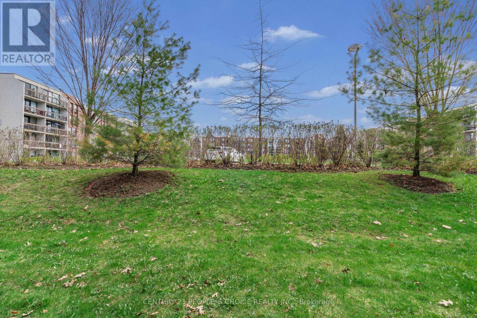 105 - 20 Fashion Roseway, Toronto (willowdale East), Ontario