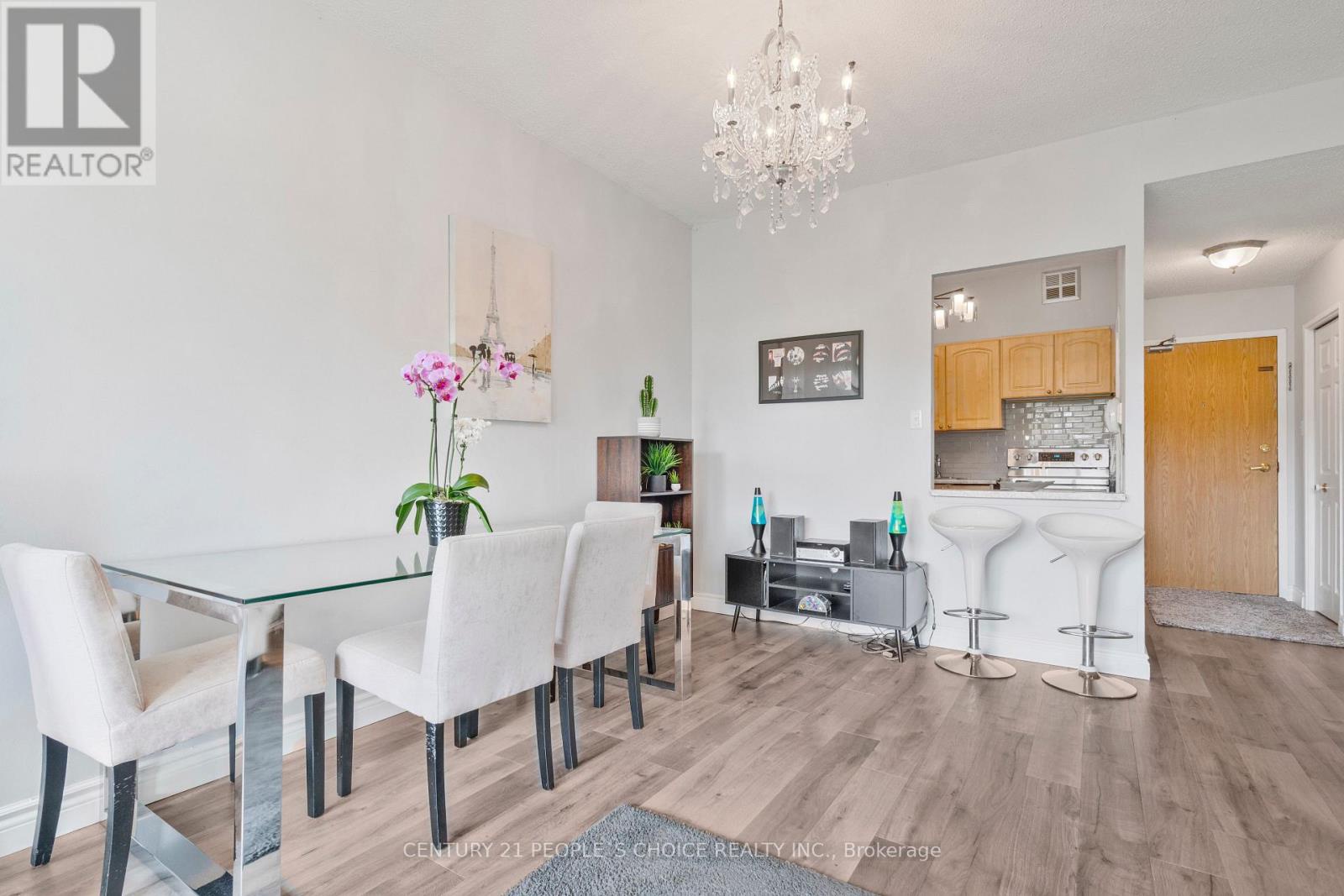 105 - 20 Fashion Roseway, Toronto (willowdale East), Ontario