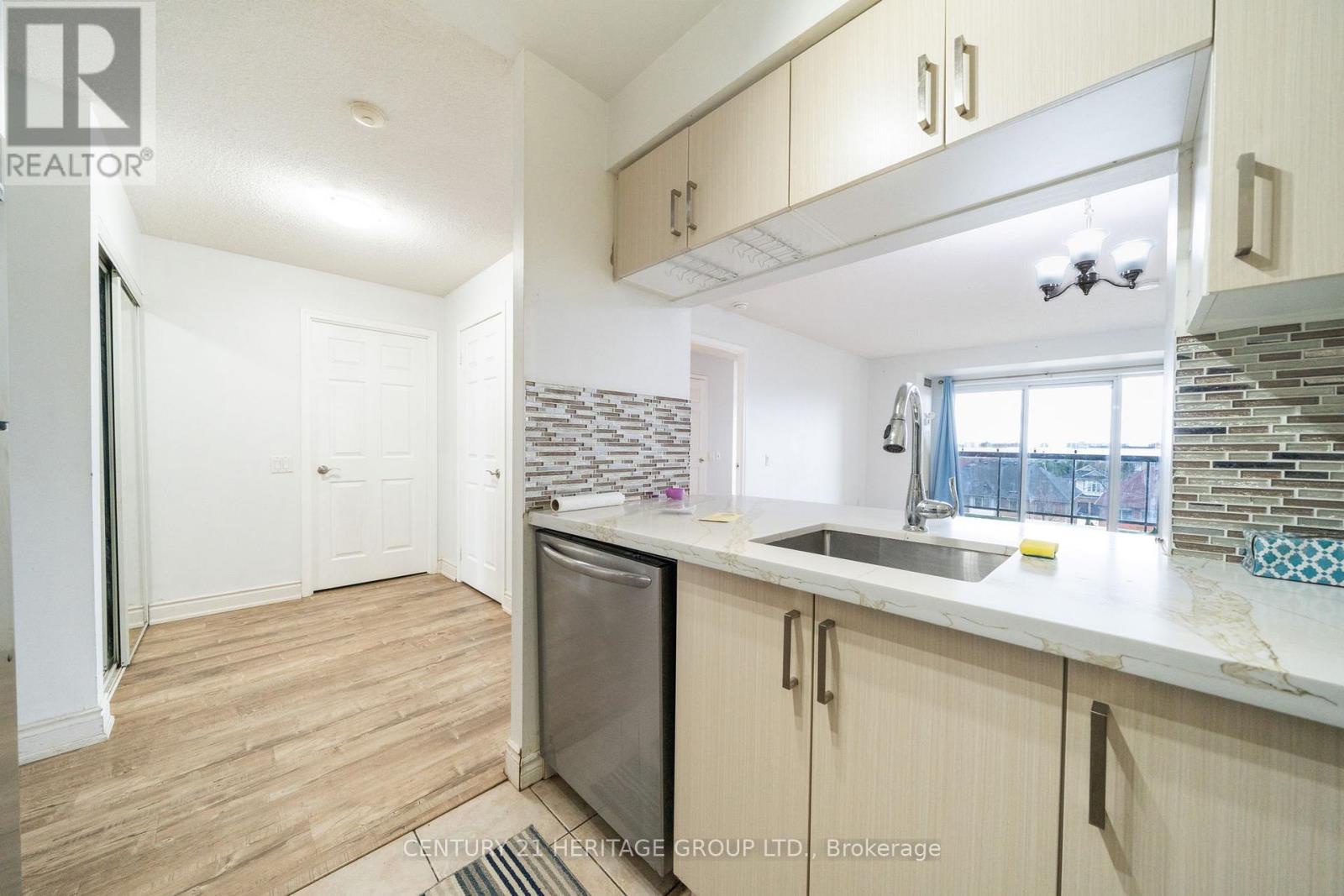 415 - 8 Mondeo Drive, Toronto (dorset Park), Ontario