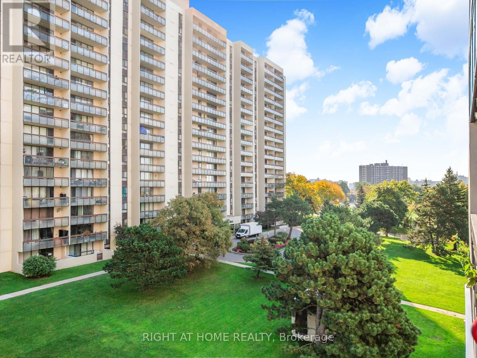 612 - 177 Linus Road, Toronto (don Valley Village), Ontario