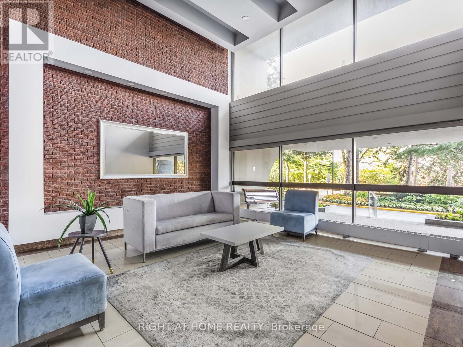 612 - 177 Linus Road, Toronto (don Valley Village), Ontario