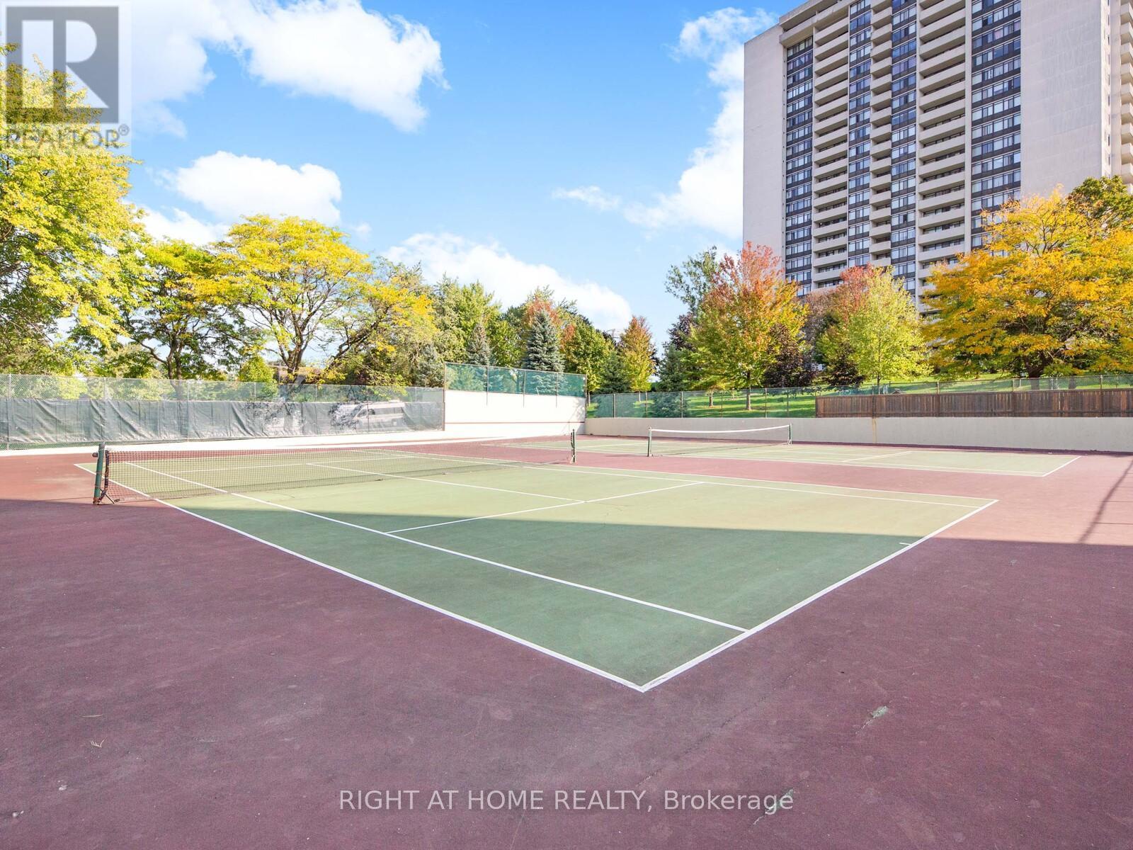 612 - 177 Linus Road, Toronto (don Valley Village), Ontario