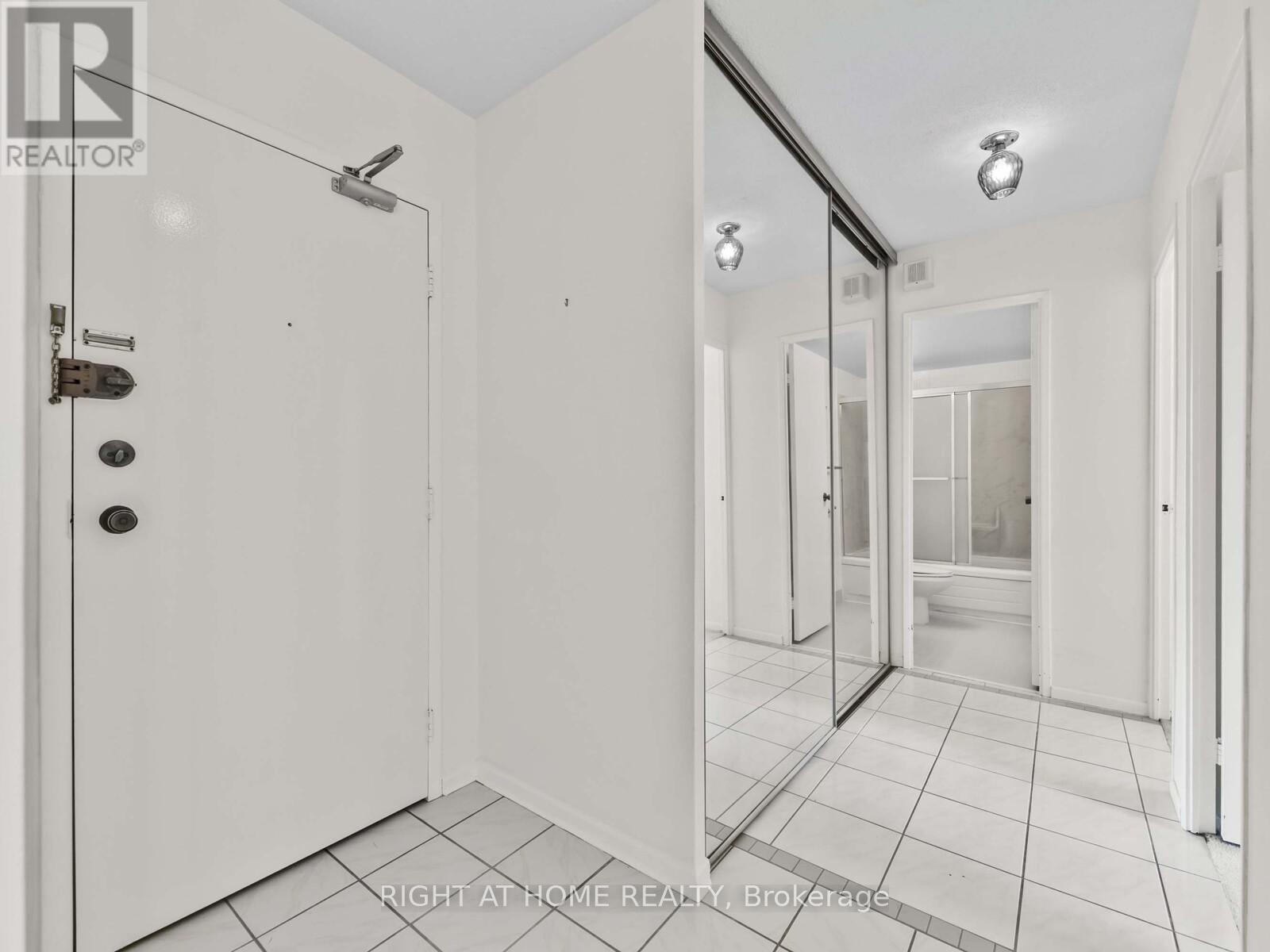 612 - 177 Linus Road, Toronto (don Valley Village), Ontario