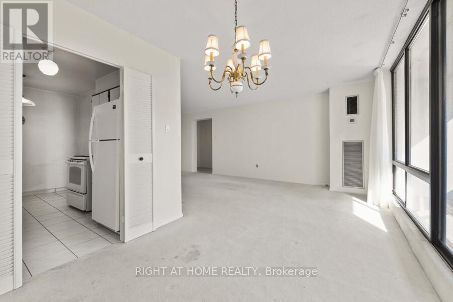 612 - 177 Linus Road, Toronto (don Valley Village), Ontario