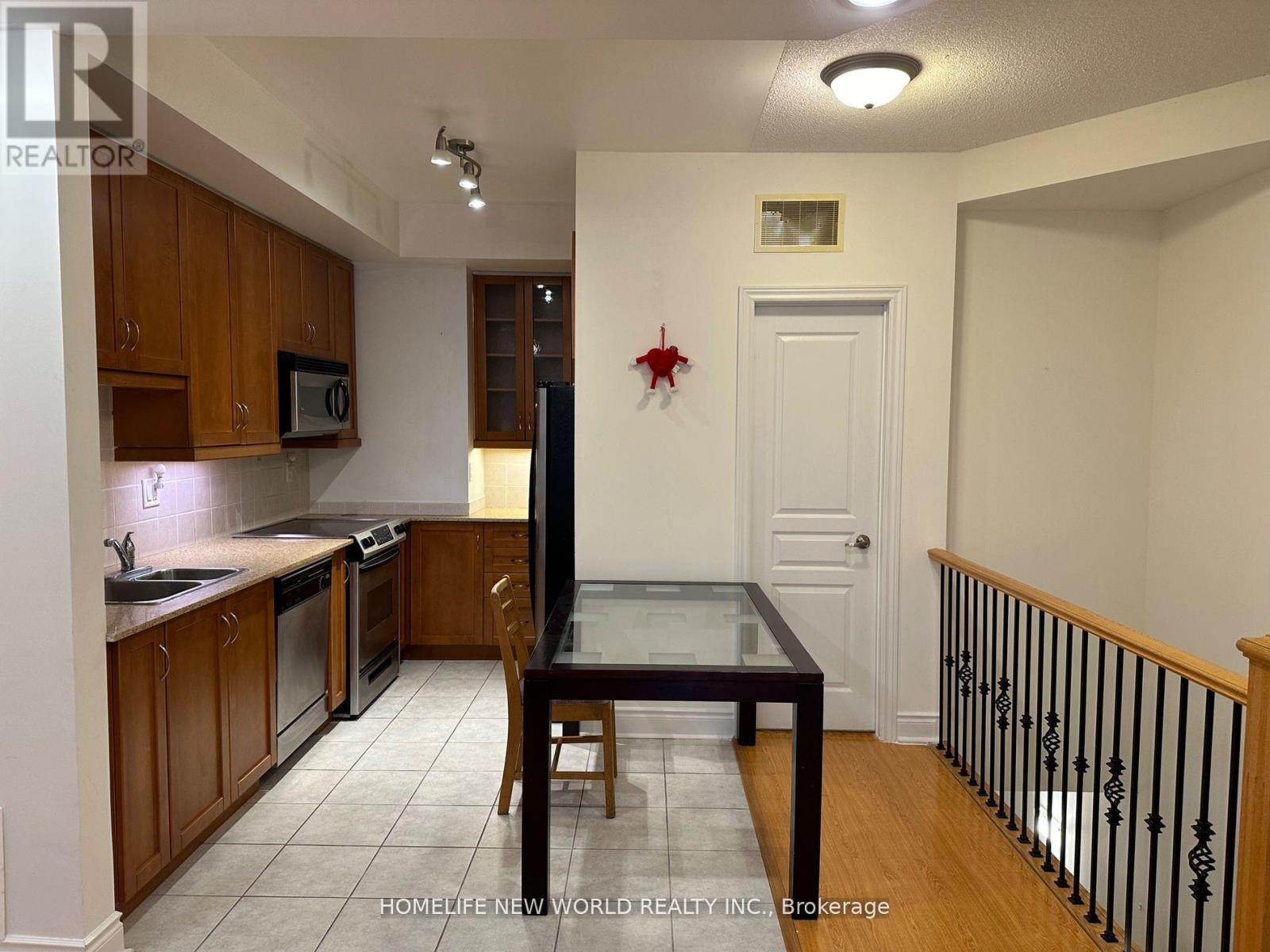 1 - 420 Kenneth Avenue, Toronto (willowdale East), Ontario