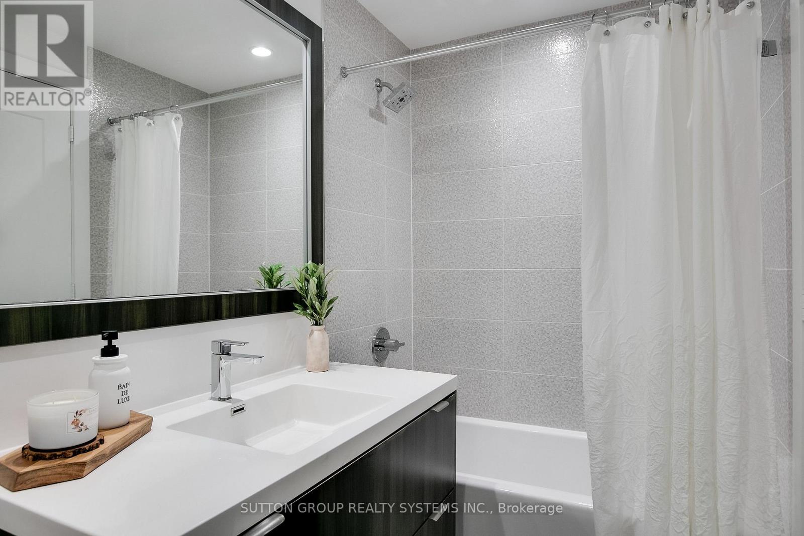 910 - 80 Vanauley Street, Toronto (kensington-chinatown), Ontario