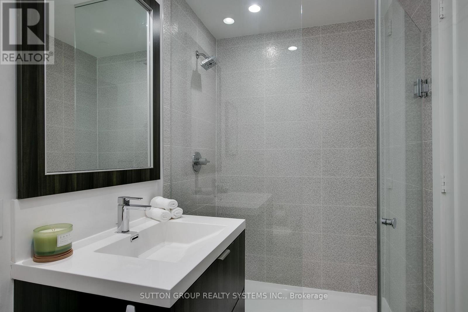 910 - 80 Vanauley Street, Toronto (kensington-chinatown), Ontario