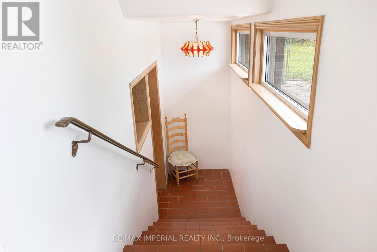 7 Doddington Drive, Toronto (stonegate-queensway), Ontario